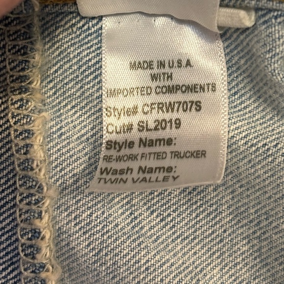 SLVRLAKE Trucker Cropped Distressed Two-Tone
Denim Jacket Washed Valley NWOT - Picture 15 of 15